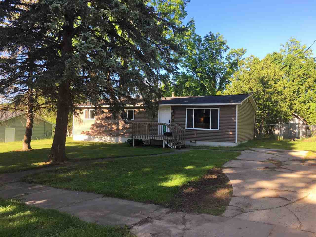 Property Photo: 1015 West MI 49712