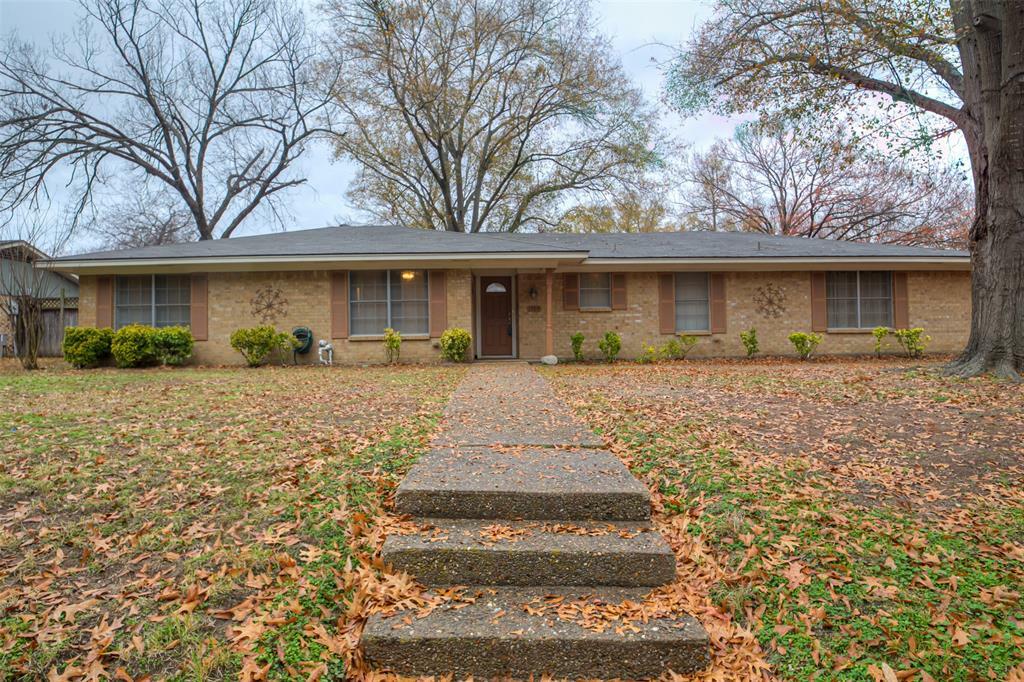 Property Photo:  1700 Kingston Drive  TX 75110 