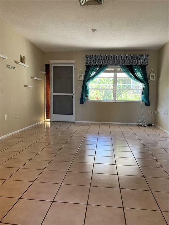 Property Photo:  6041 Lilli Way  FL 34207 