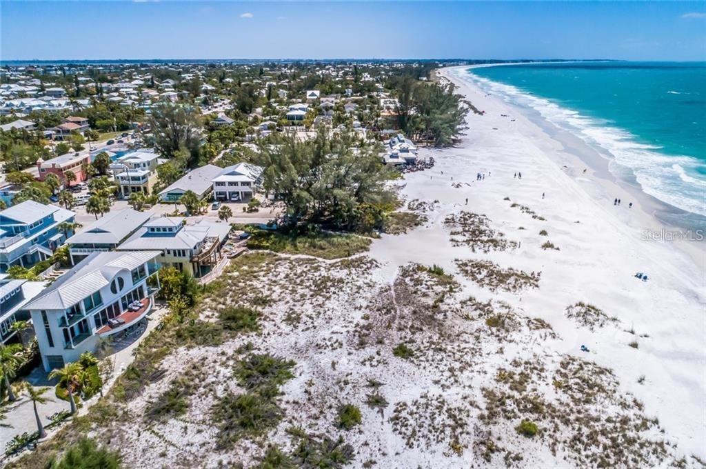 Property Photo: 107 Elm Avenue FL 34216