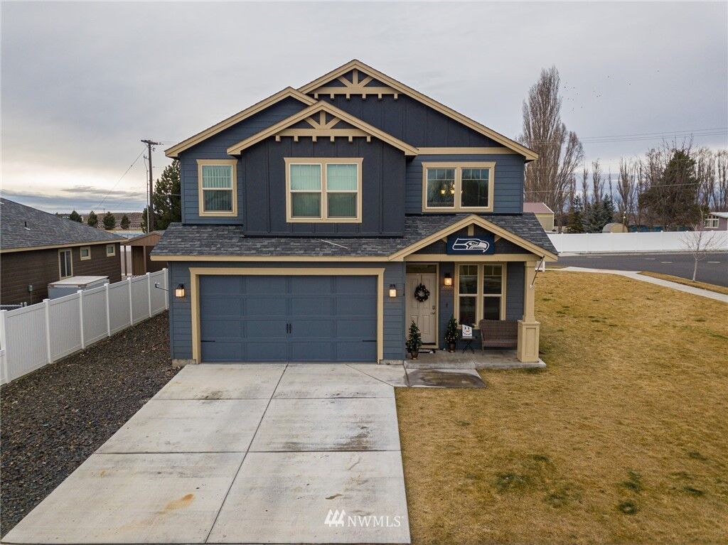 Property Photo:  114 N Tanager Street  WA 98837 