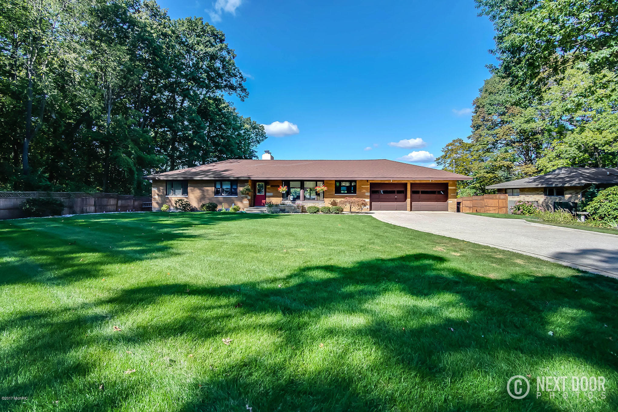 Property Photo: 15575 Oak Drive MI 49456