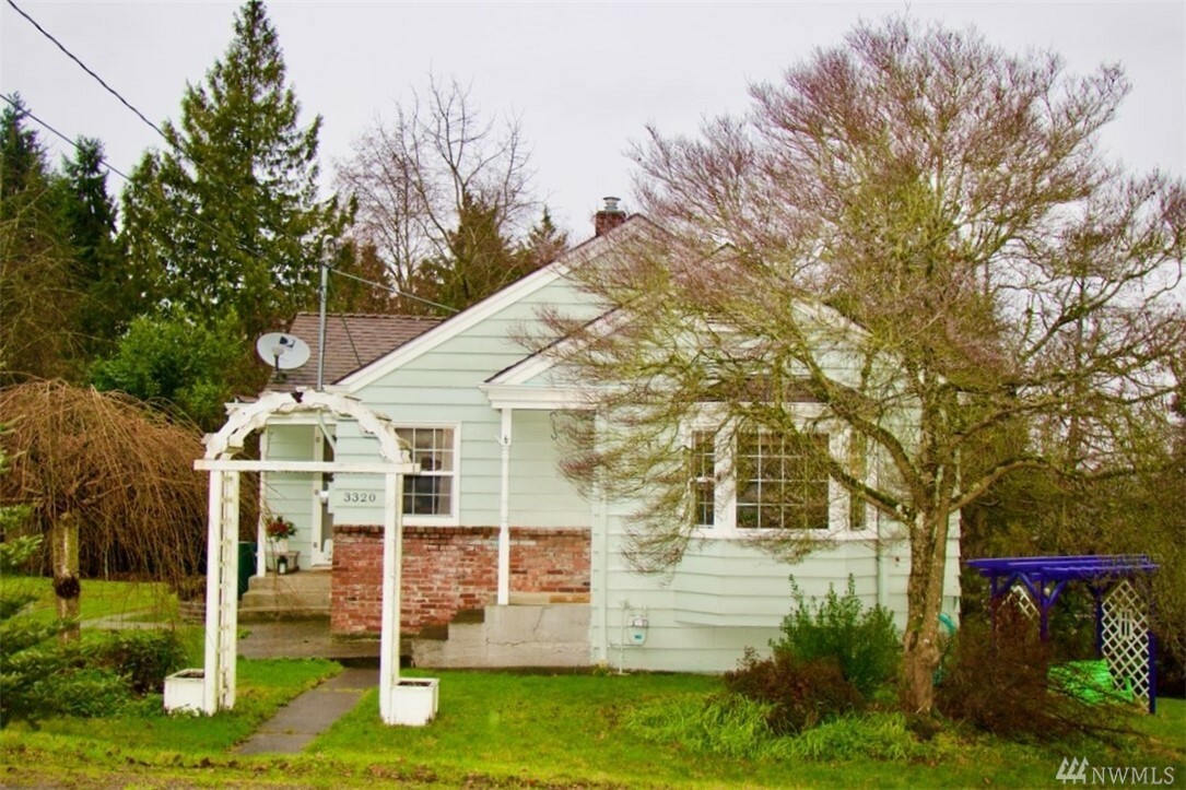 Property Photo:  3320 S 132nd  WA 98168 