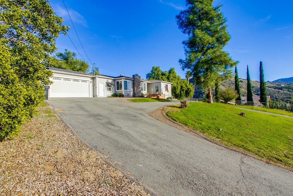 Property Photo:  1443 Willson Rd  CA 92019 