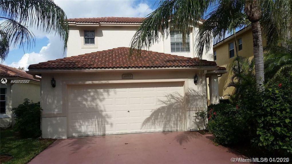 Property Photo:  4953 Egret Pl  FL 33073 