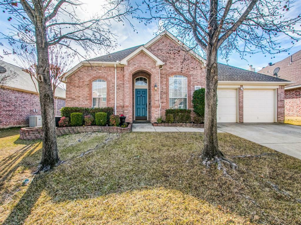 Property Photo:  2008 Fair Oaks Circle  TX 76210 