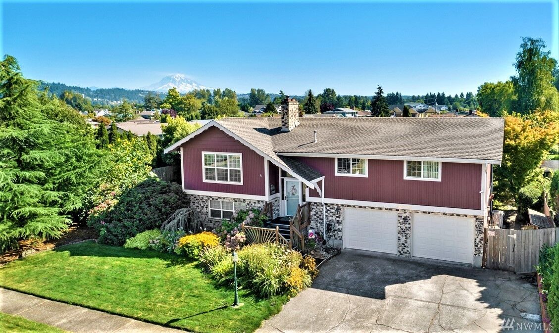 Property Photo:  15020  63rd Stct E  WA 98390 