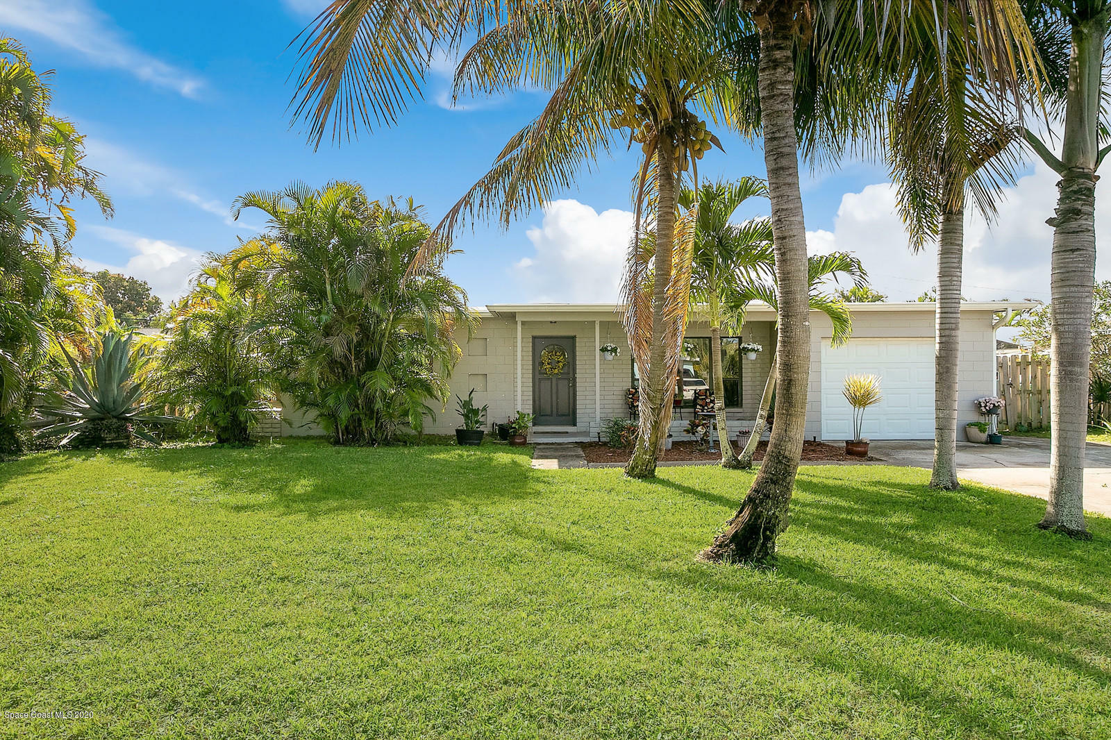 Property Photo:  316 W Dover Street  FL 32937 