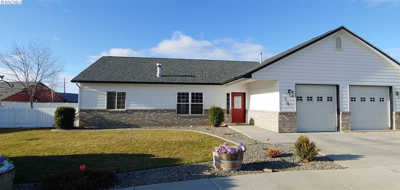 Property Photo: 710 Broadway WA 98930