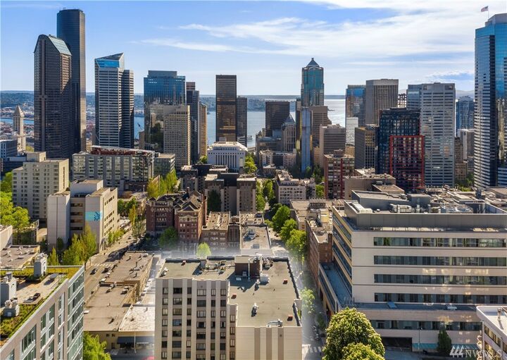 Property Photo:  1105 Spring St 503  WA 98104 