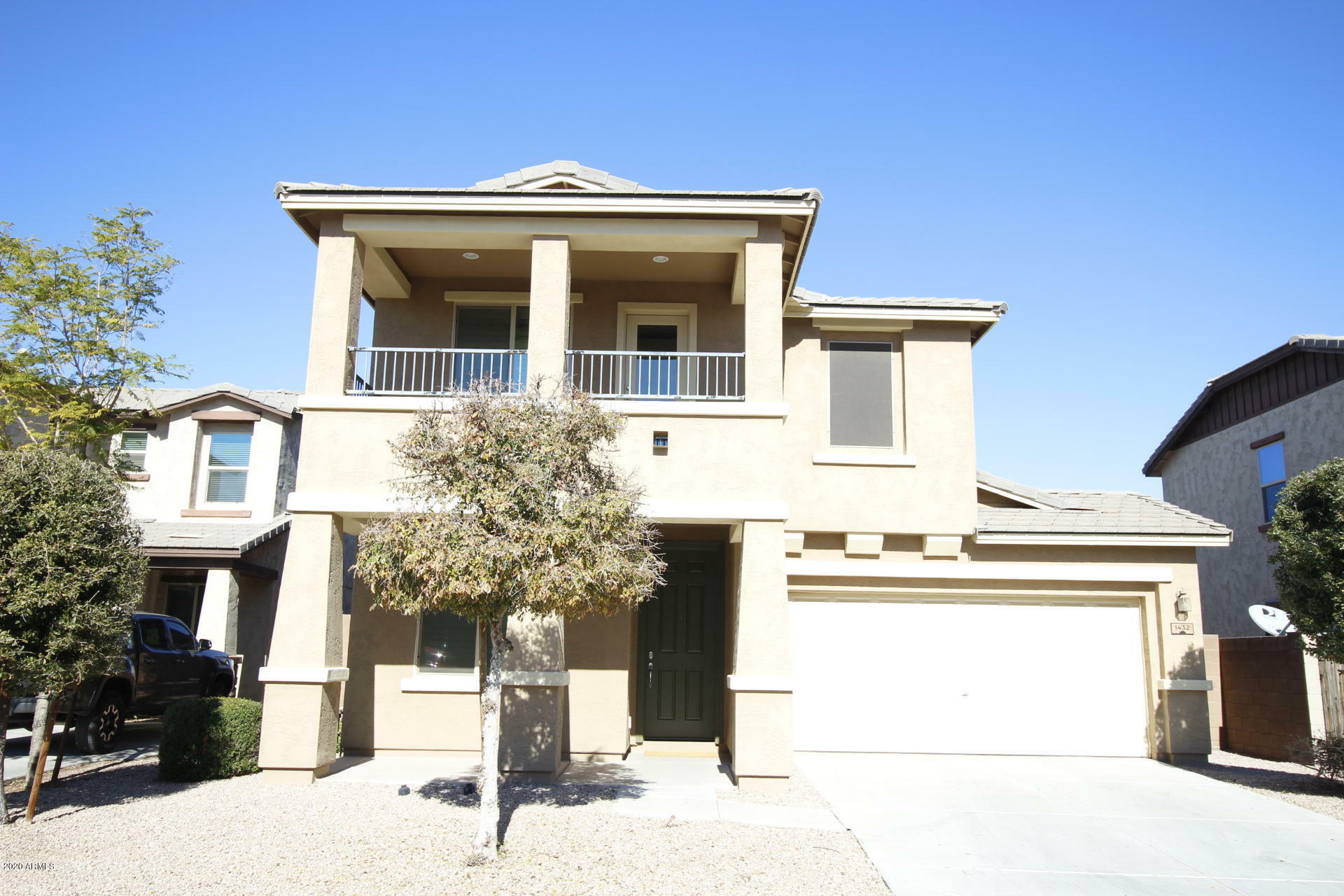 Property Photo: 1432 E Goldcrest Street AZ 85297