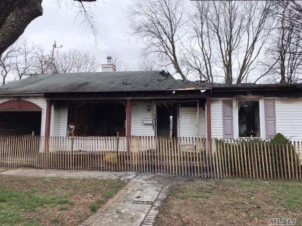 Property Photo:  96 Smith Street  NY 11722 