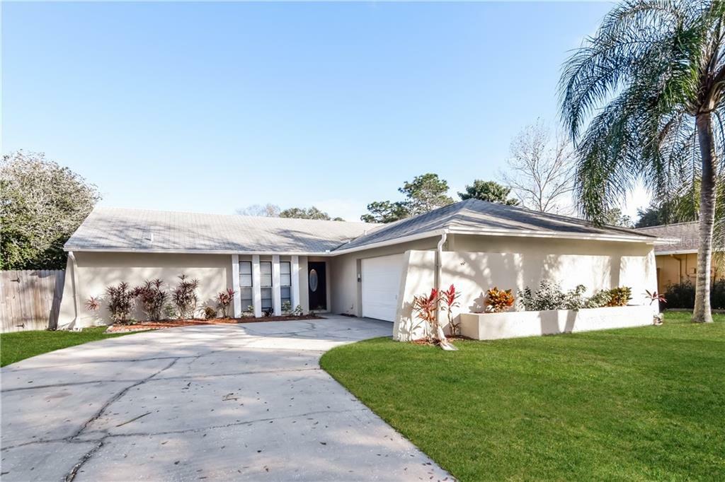 Property Photo: 15807 Cottontail Place FL 33624