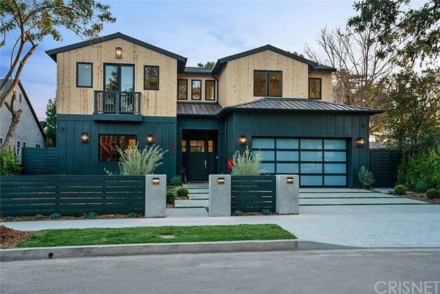 Property Photo:  11588 Huston Street  CA 91607 