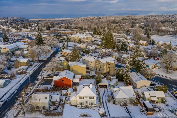 Property Photo: 408 Pearl Street WA 98290