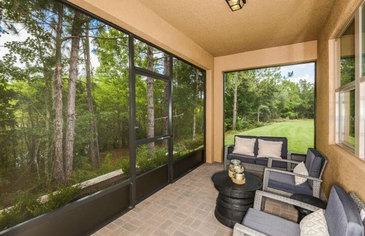 Property Photo:  513 San Sebastian Court  FL 33837 