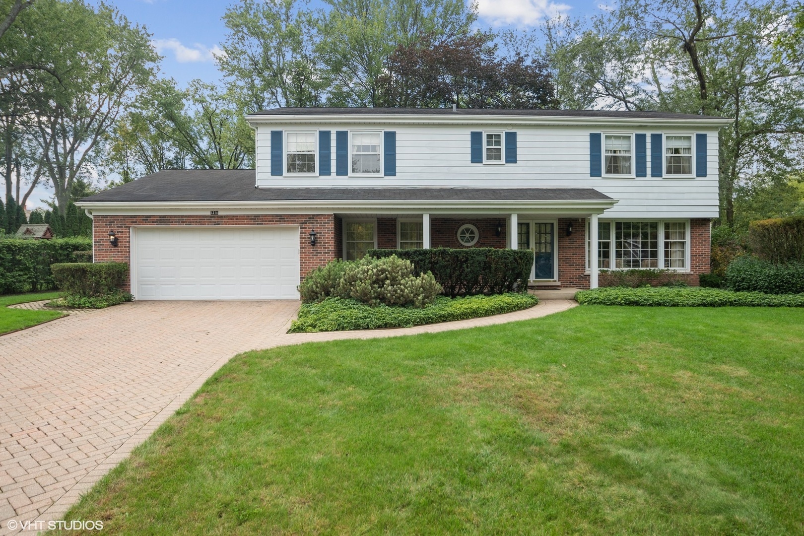 Property Photo:  1310 Westcanton Court  IL 60015 