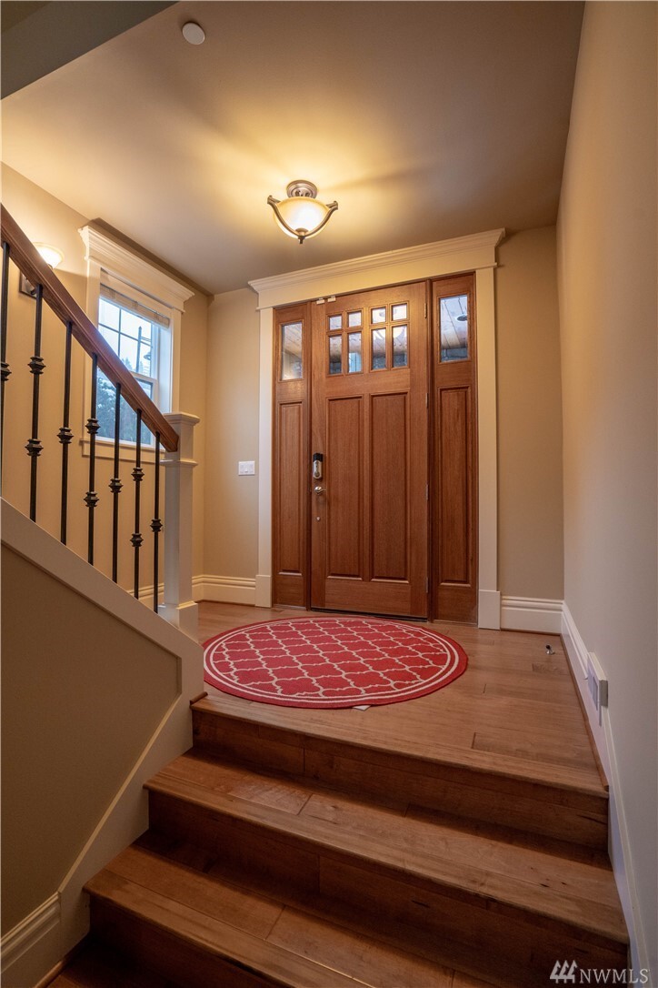 Property Photo: 2529 NW Stoney Creek Dr WA 98027