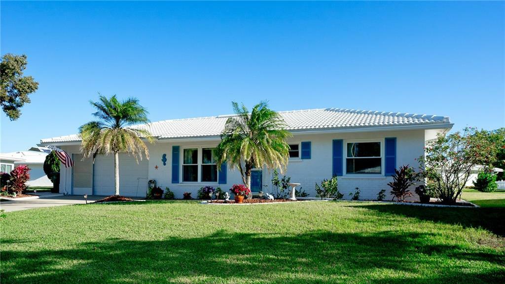 Property Photo:  1321 Bottlebrush Drive  FL 34208 