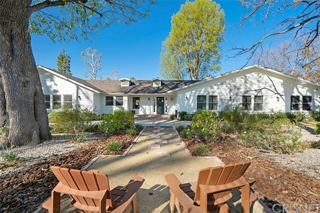 Property Photo:  23517 Collins Street  CA 91367 