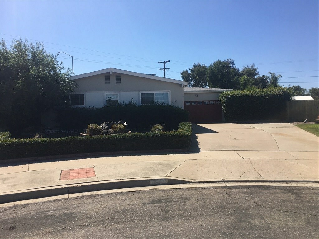 Property Photo:  612 Oakwood Way  CA 92021 