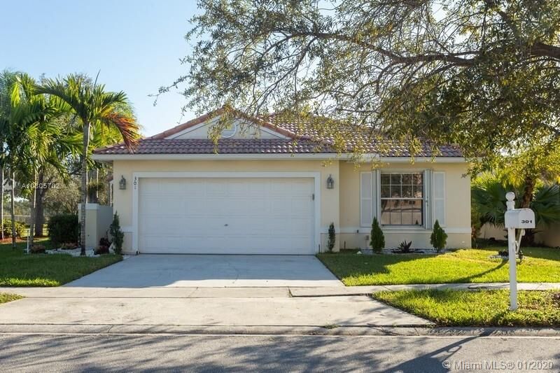 Property Photo: 301 SW 190th Ave FL 33029
