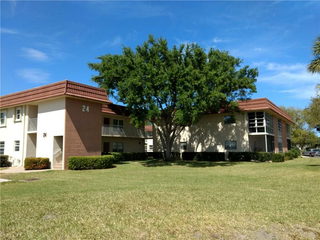 Property Photo:  24 Vista Gardens Trail 206  FL 32962 