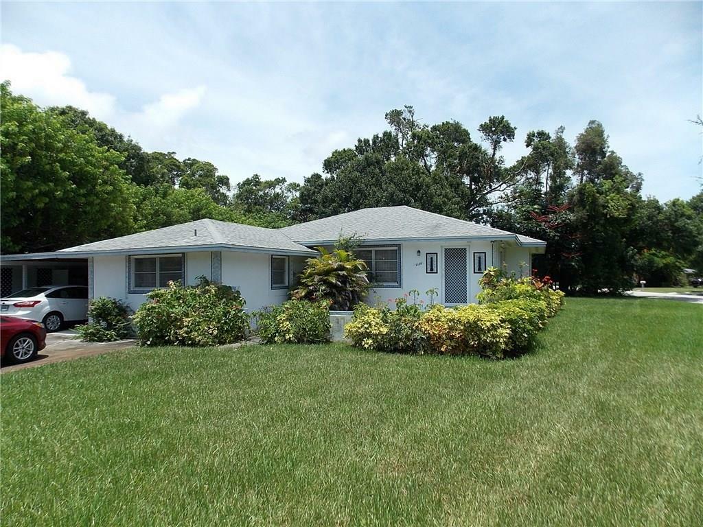 Property Photo:  2106 Nevarra Avenue  FL 32960 