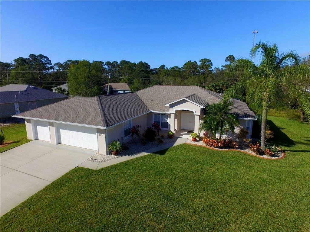 Property Photo:  8275 105th Avenue  FL 32967 