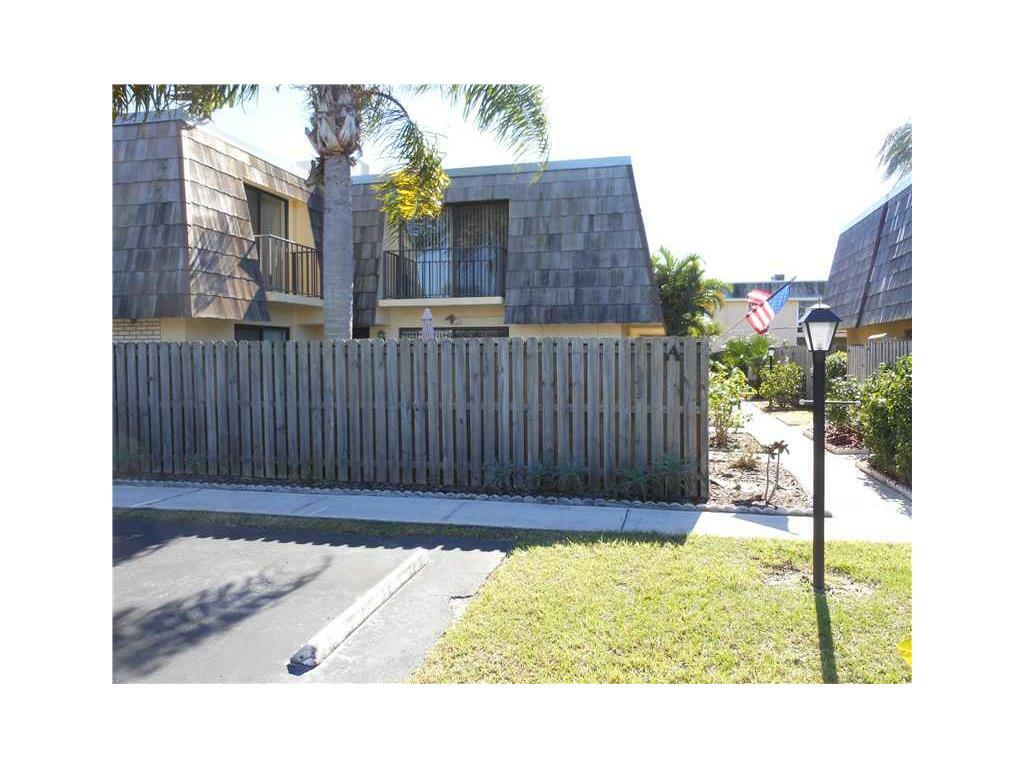 Property Photo:  