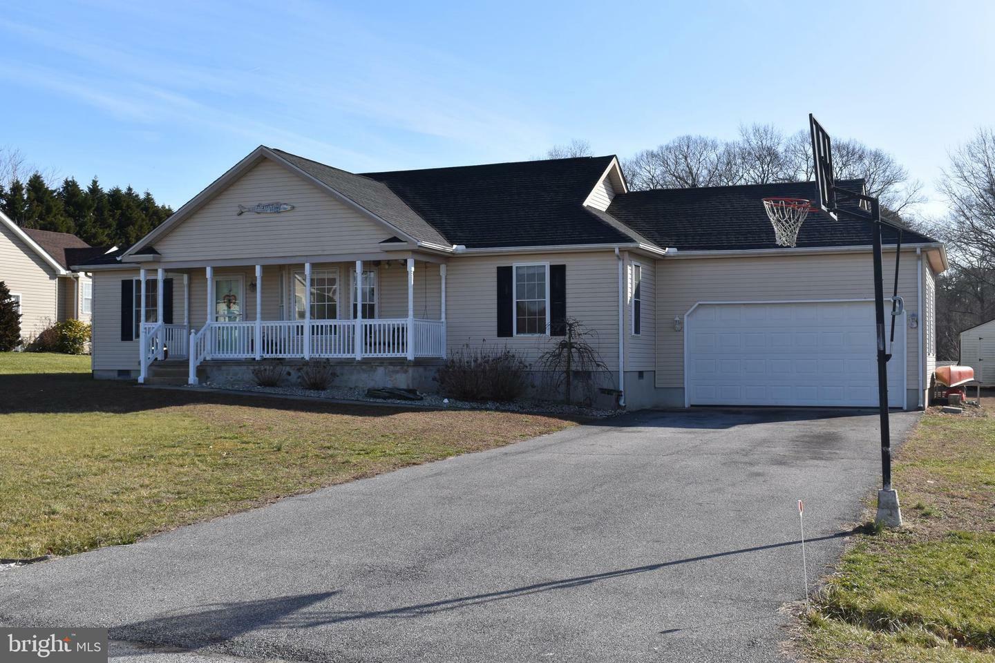 Property Photo: 16953 Jays Way DE 19968
