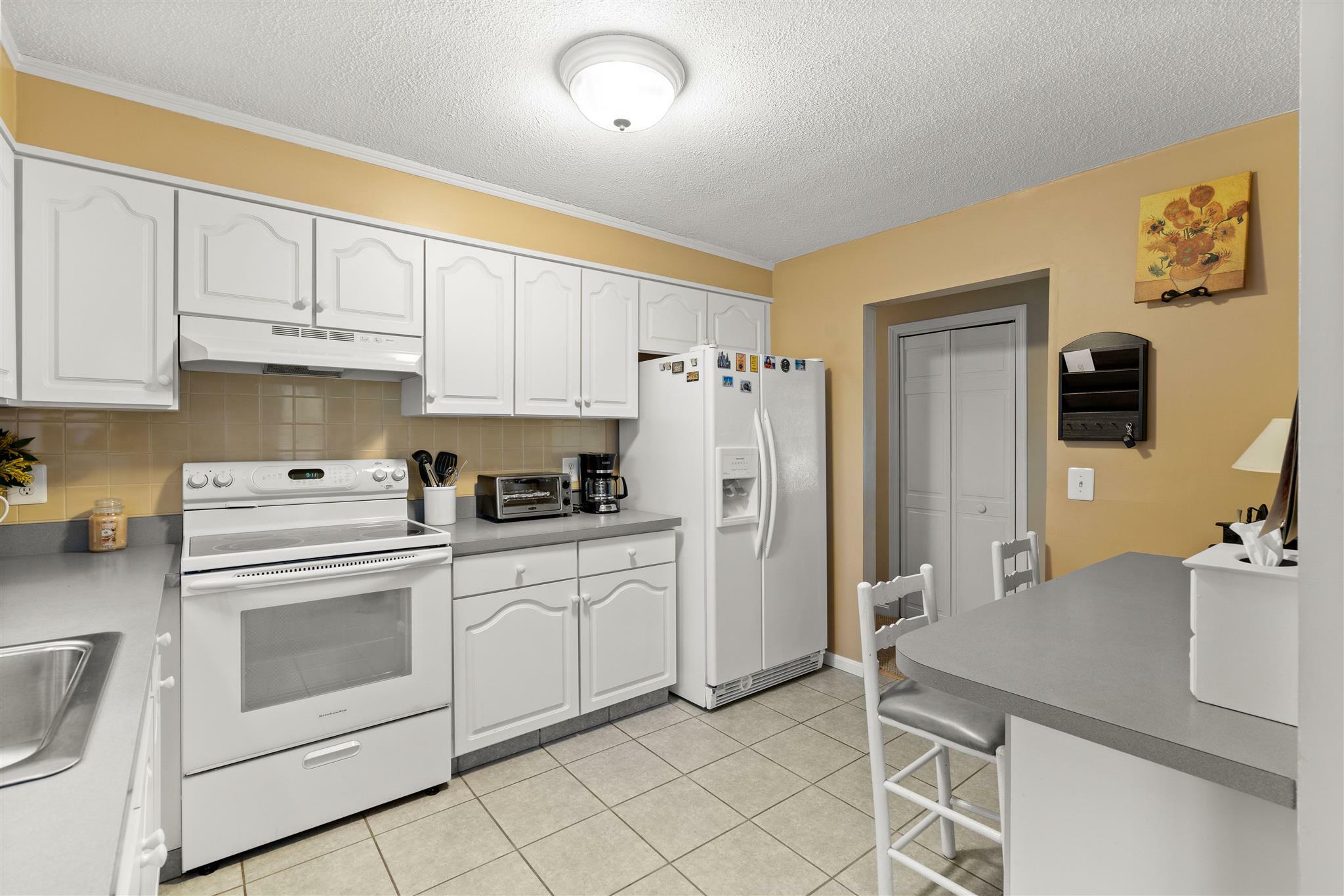 Property Photo: 7 Currier Drive NH 03053