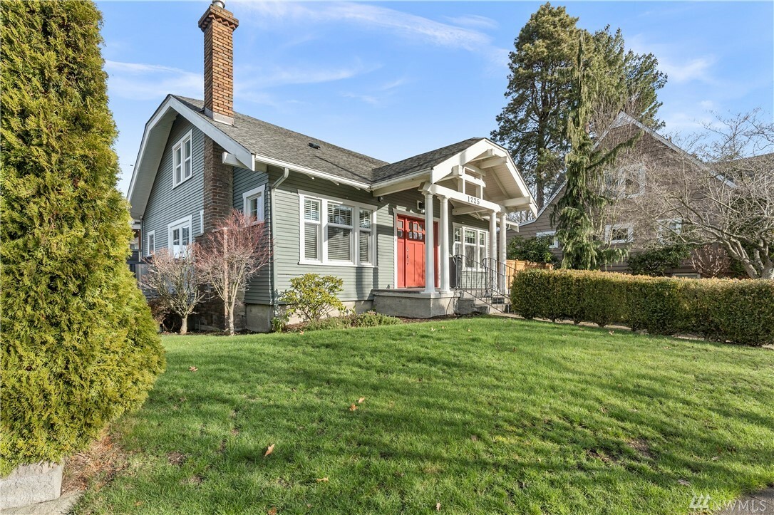 Property Photo:  1225 N Tacoma Ave  WA 98403 