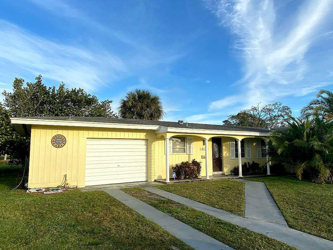 Property Photo:  3119 SE Overbrook Drive  FL 34952 