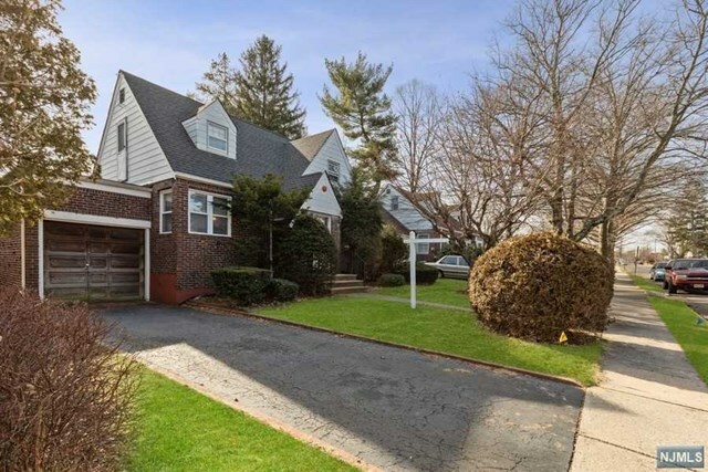 Property Photo:  176 Intervale Road  NJ 07666 