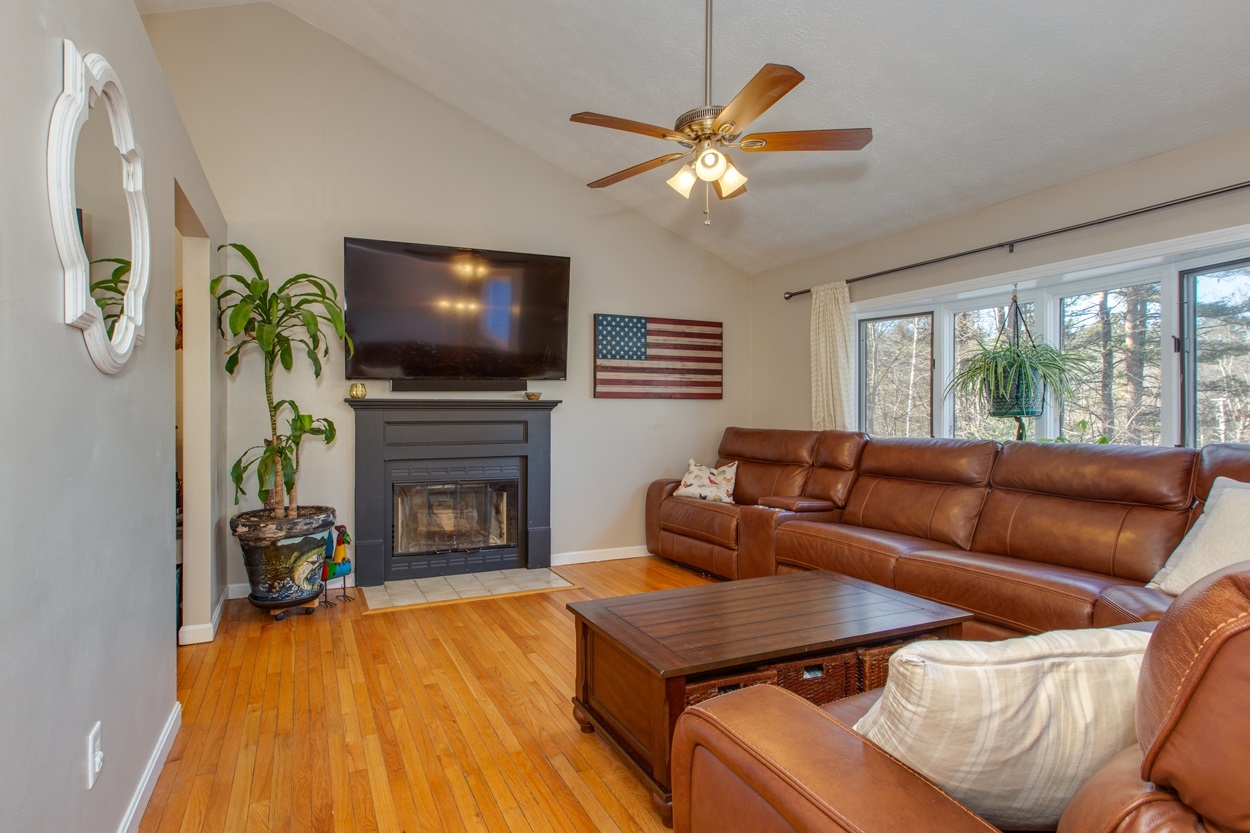 Property Photo: 264 High Range Road NH 03053