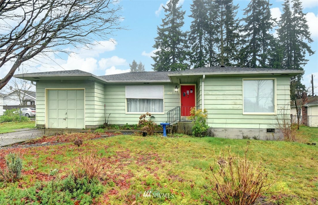 Property Photo:  1202 E Casino Road  WA 98203 