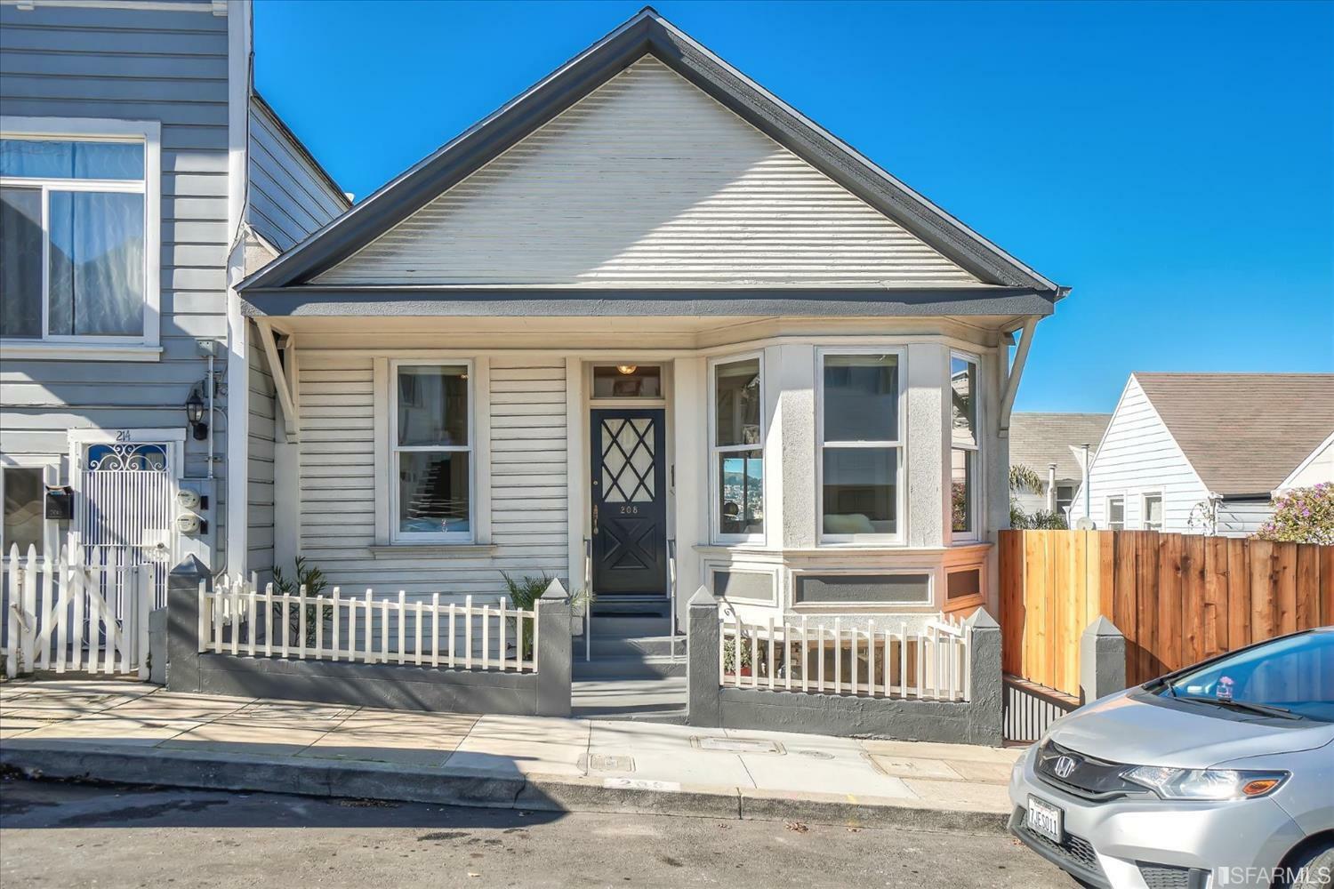 Property Photo:  208 Winfield Street  CA 94110 