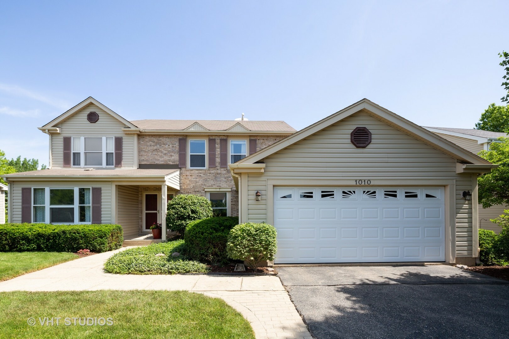 Property Photo:  1010 South Fox Trails Drive  IL 60013 