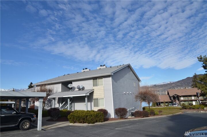 2305 W Woodin Avenue A  Chelan WA 98816 photo