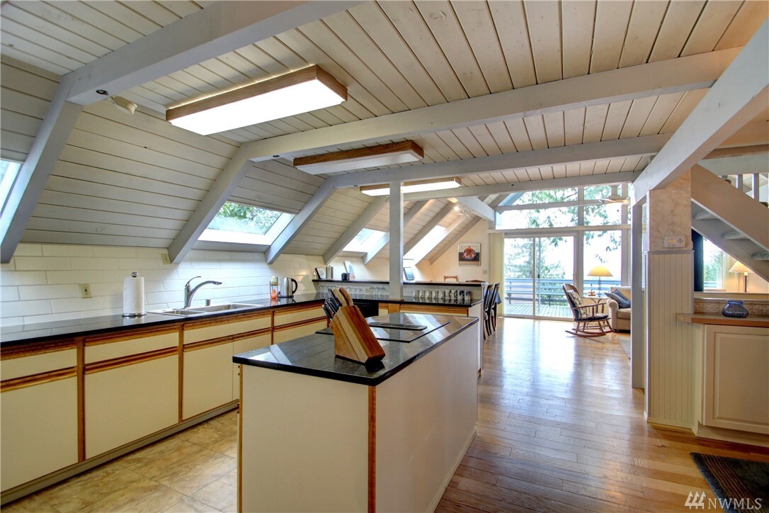 Property Photo: 408 Umatilla Drive WA 98257