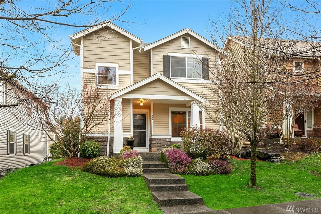 Property Photo:  6406 Silent Creek Ave SE  WA 98065 