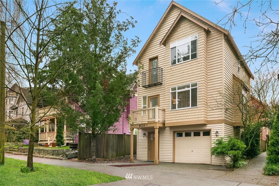 Property Photo:  920 18th Avenue A  WA 98122 