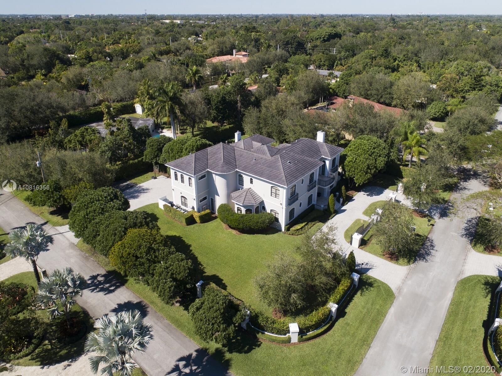 Property Photo:  11390 SW 91st Ave  FL 33176 