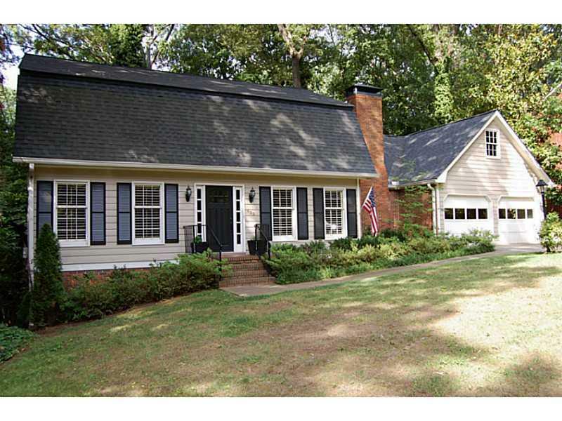 Property Photo: 455 Wyncourtney Drive 30328
