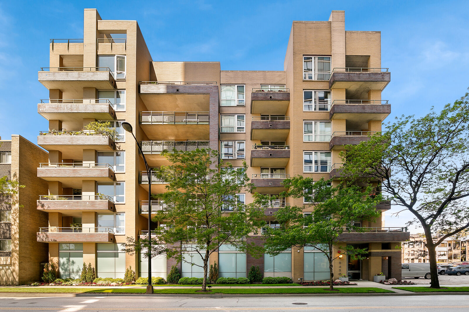 Property Photo:  5430 N Sheridan Road 605  IL 60640 