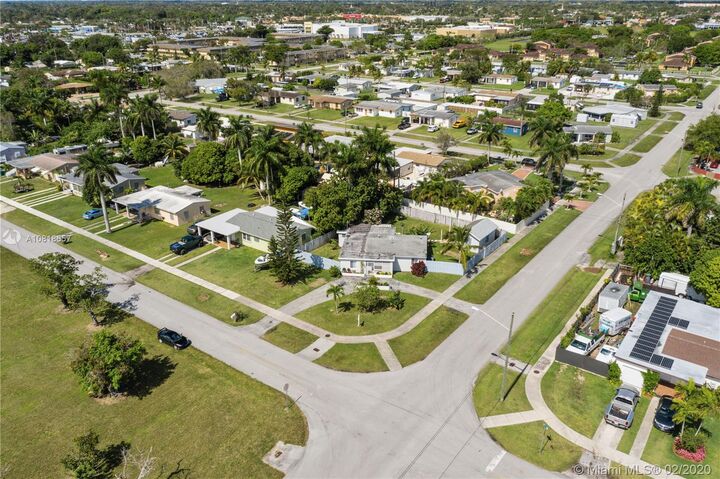 1481 NE 9th Ct  Homestead FL 33033 photo