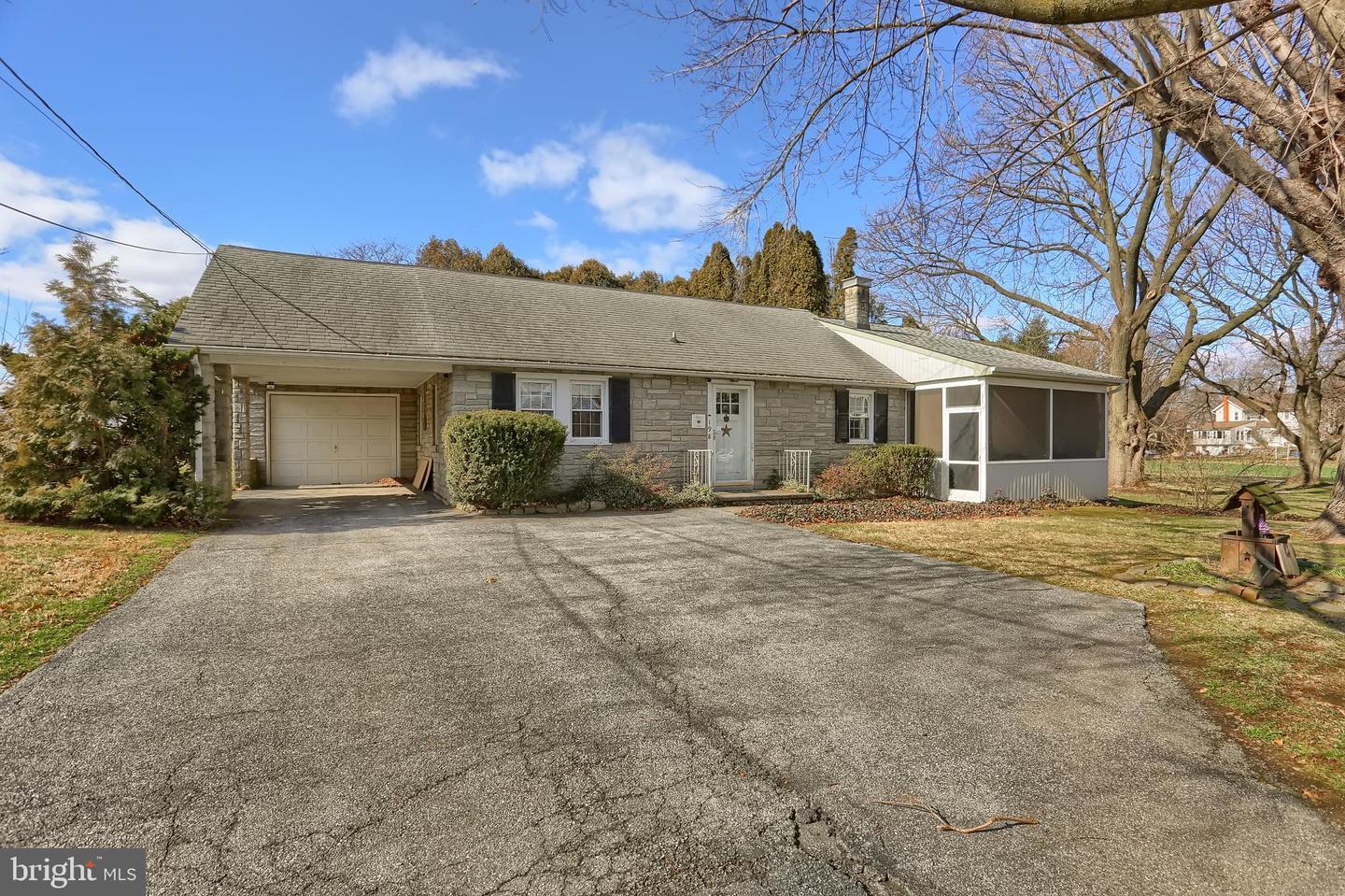 Property Photo: 198 Eastbrook Road PA 17576