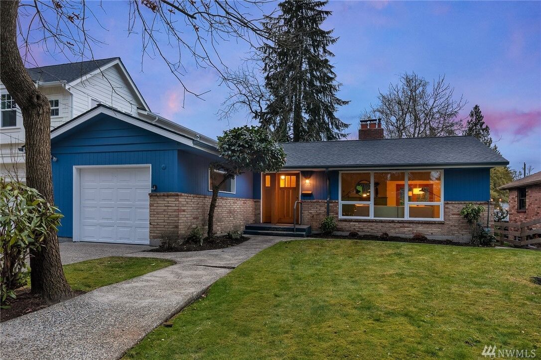 Property Photo:  7551 45th Ave NE  WA 98115 