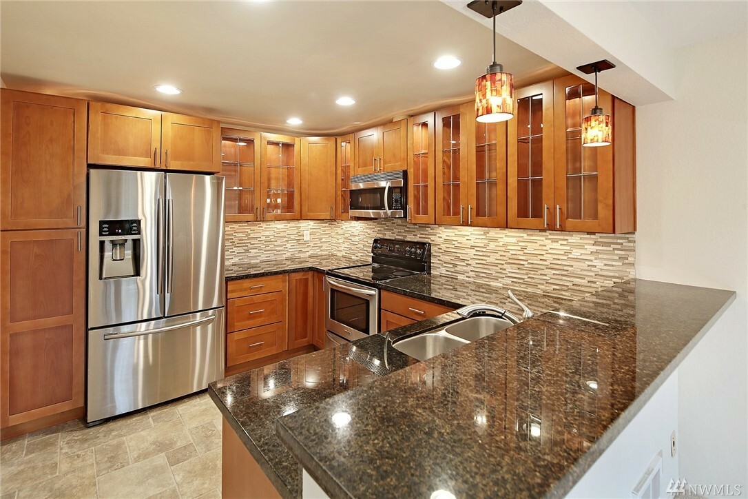 18210 15th Ave NE 104  Shoreline WA 98155 photo